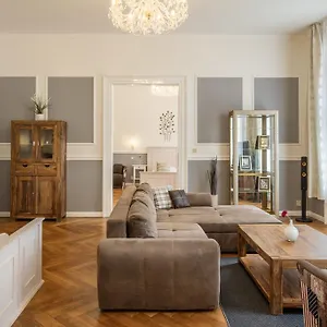 masna-19-old-town-apartment.praguehotelsweb.com/