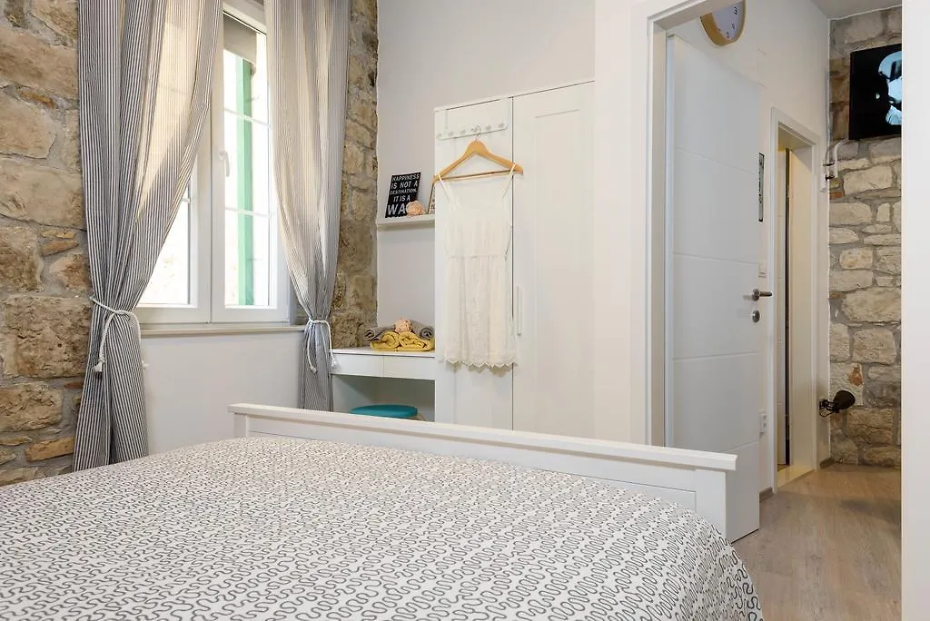 Apartment Fabijanko Oldtown Trogir Croatia